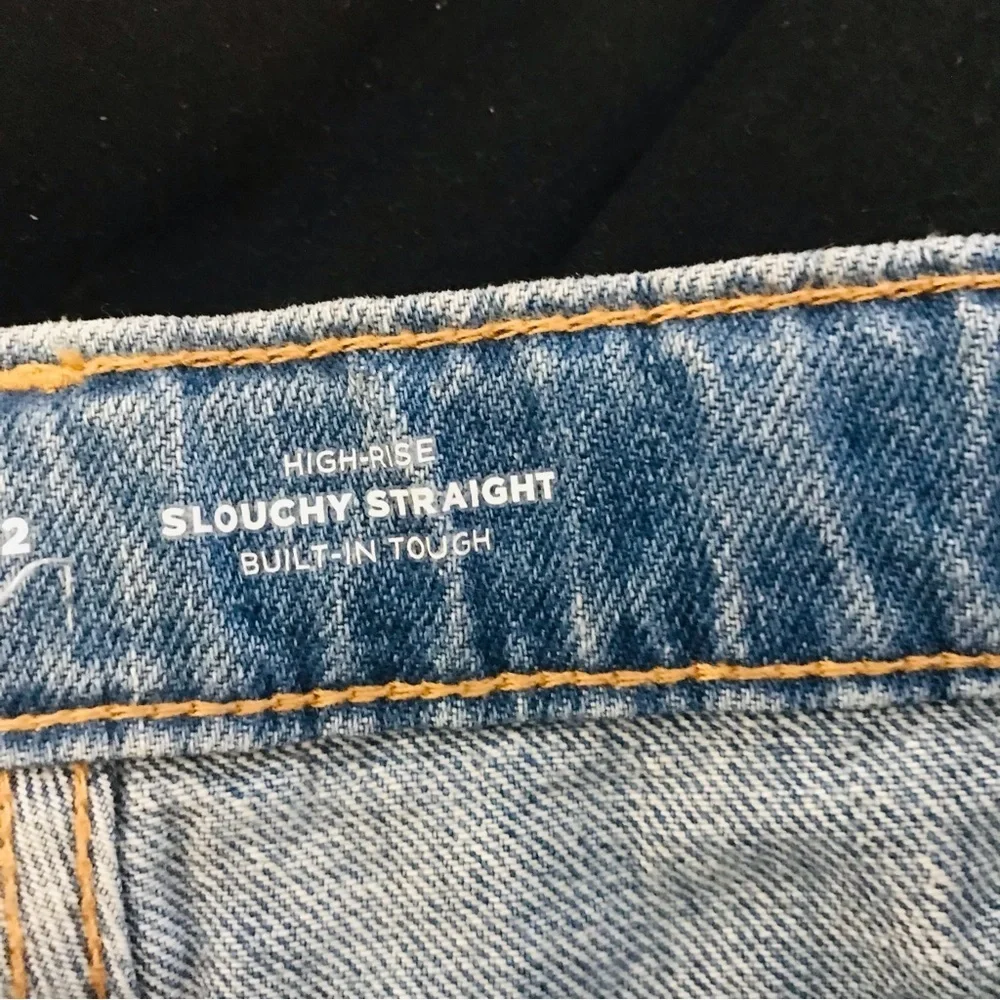 Old Navy High Rise Slouchy Straight Light Wash Distressed Jeans Girl’s size 12